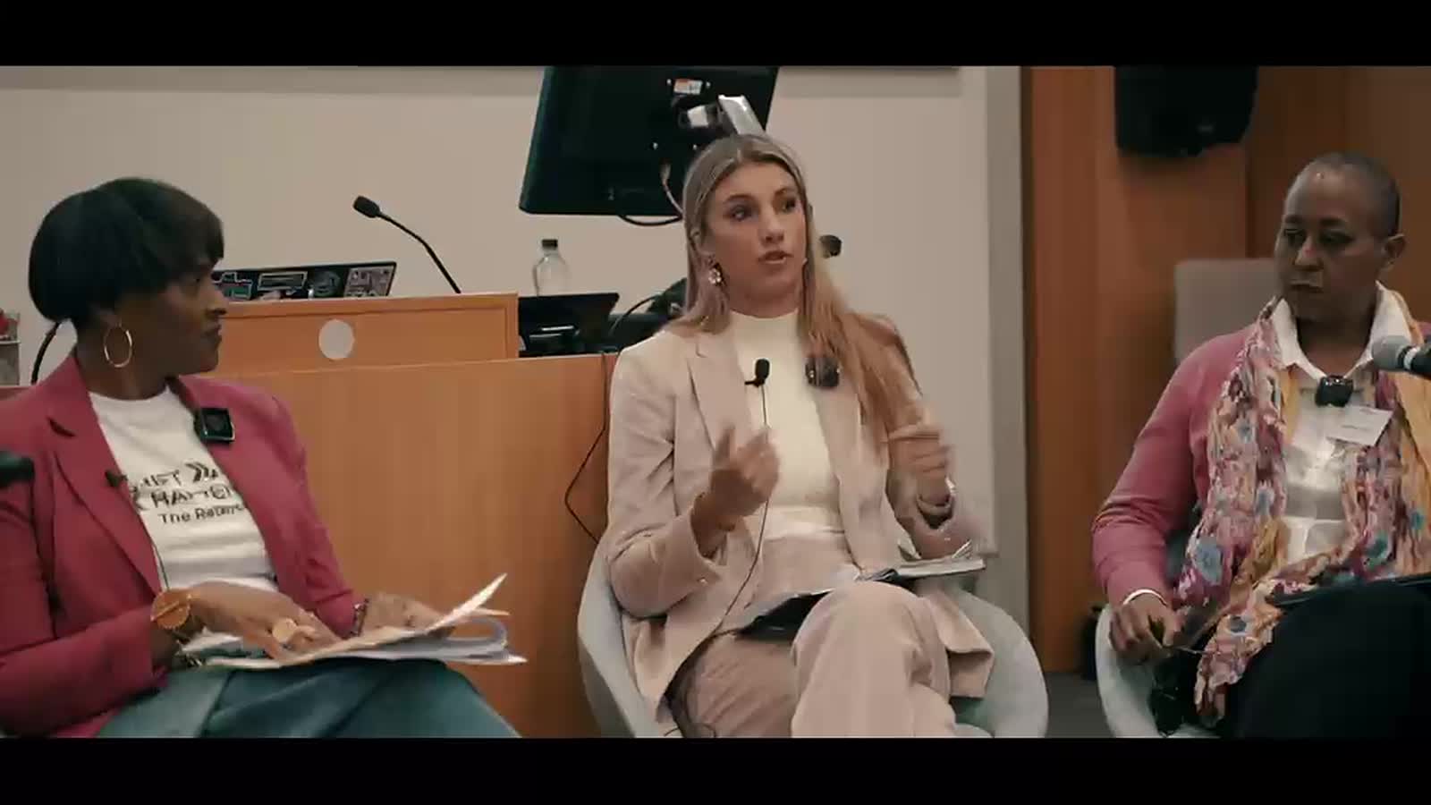 Liz Ige speaking at Shift Happens UK, Cambridge Judge Business School
